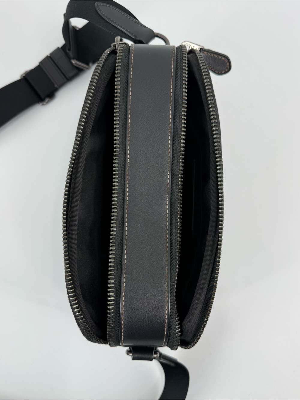 Coach Graham Smooth Leather Minimalist Crossbody Shoulder Purse Bag, Black C4148 - Picture 9 of 11